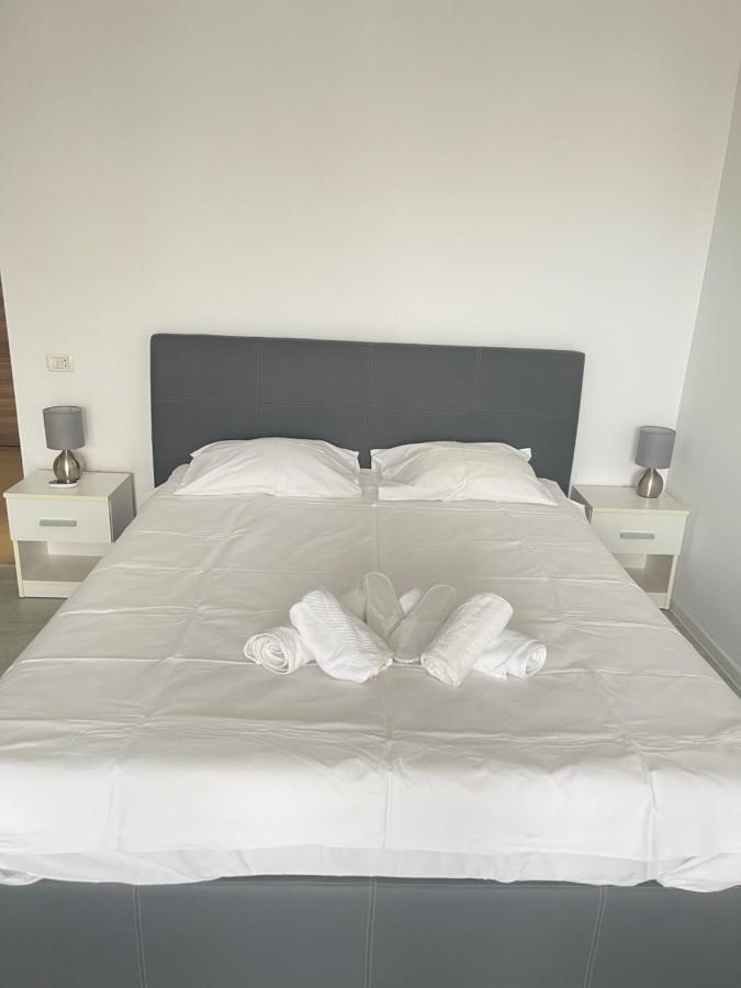 Miramar Studio Apartment Năvodari Екстериор снимка